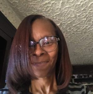 Meet your Posher, Dee